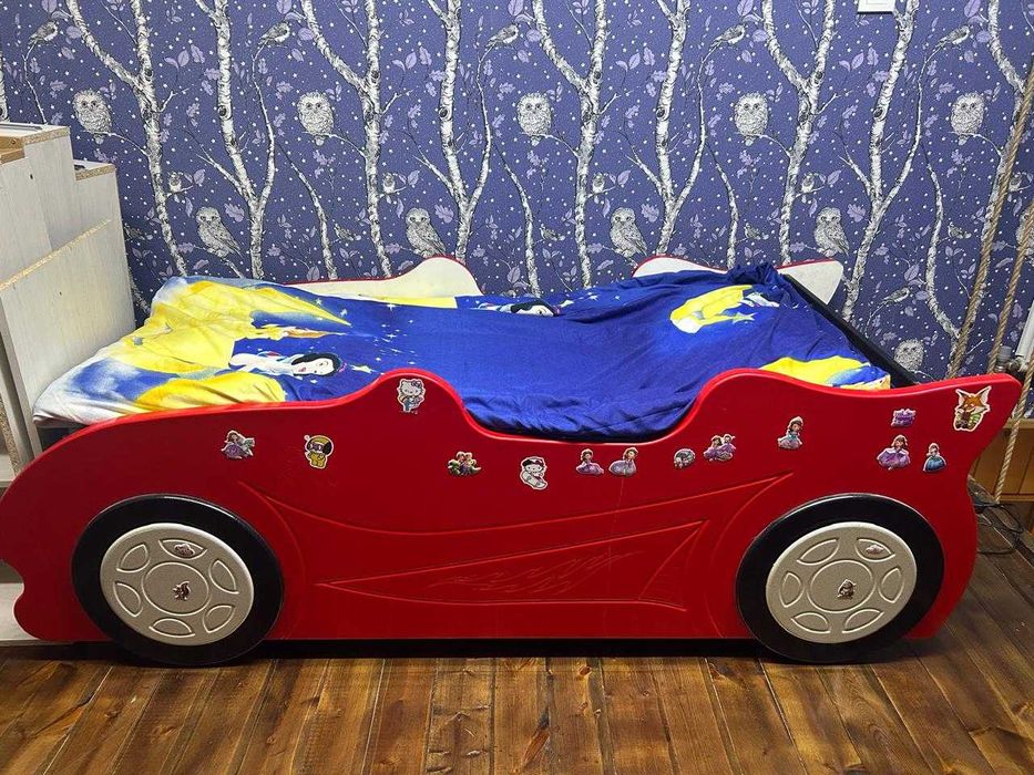 Красивая детская кроватка