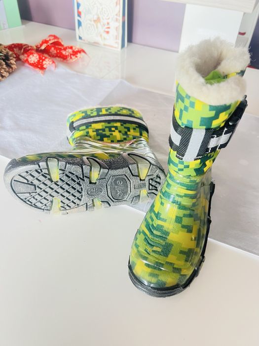 Детски зимни ботуши и апрески