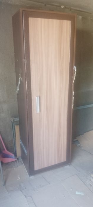 Шкаф для одежды или для нужды универсальный в хорошем состоянии