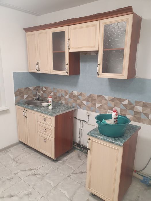 Продам кухонный нормальный