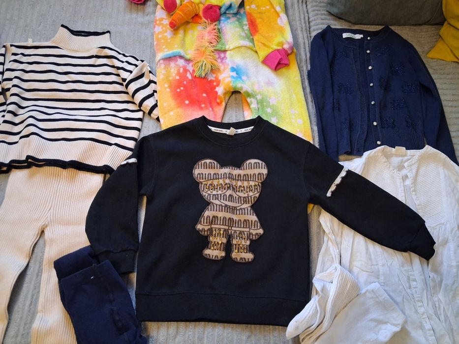 Пакет одежды, есть и новые.