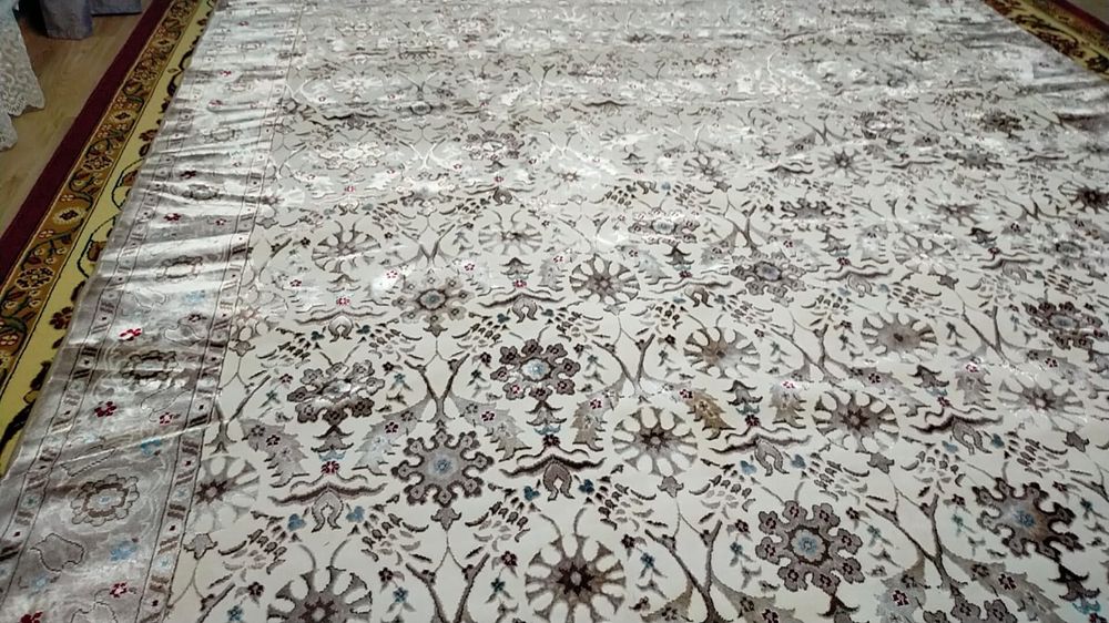 Ковер шёлковый новый