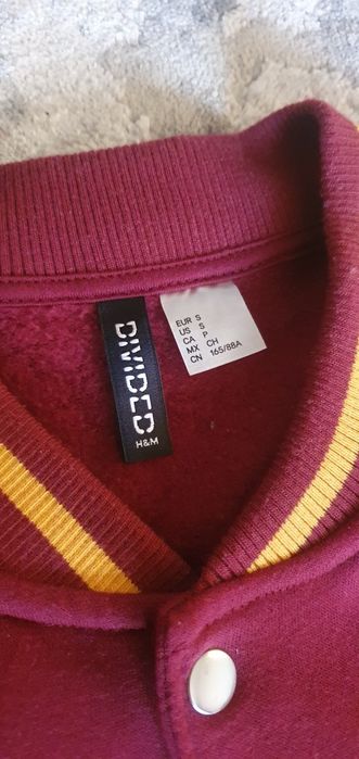 Vestă colegiu modernă