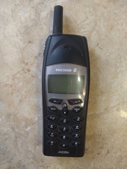 Продам телефон Ericsson.