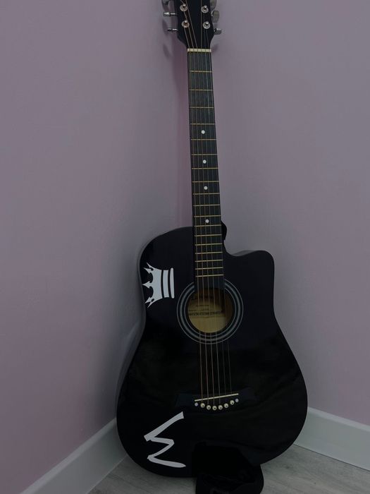 Гитара акустичый