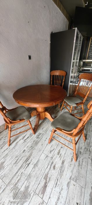 Трапезна  маса , естествена дървесина