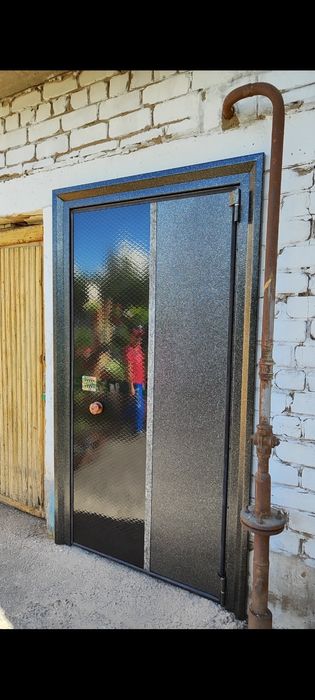Металлические двери.