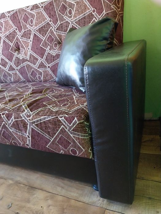 Диван. Във отлично състояние. Без никакви  забележки