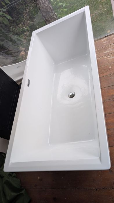 Cada baie freestanding