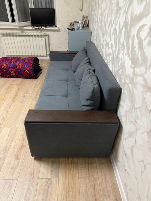 Диван срочно продам