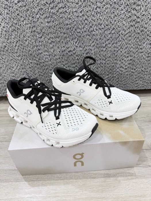 Кроссовки On Cloud X4