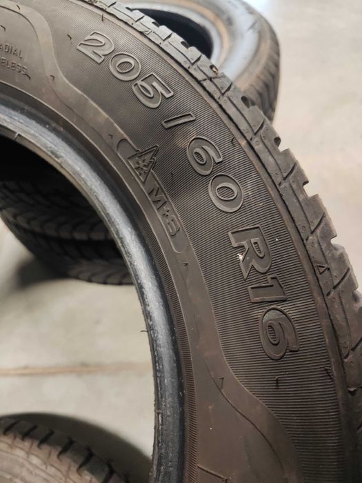 2бр.зимни гуми 205/60/16 Sava