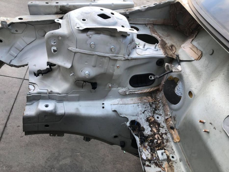 semi aripa dreapta  2.0 d d5204t3 volvo xc60 2010-2014