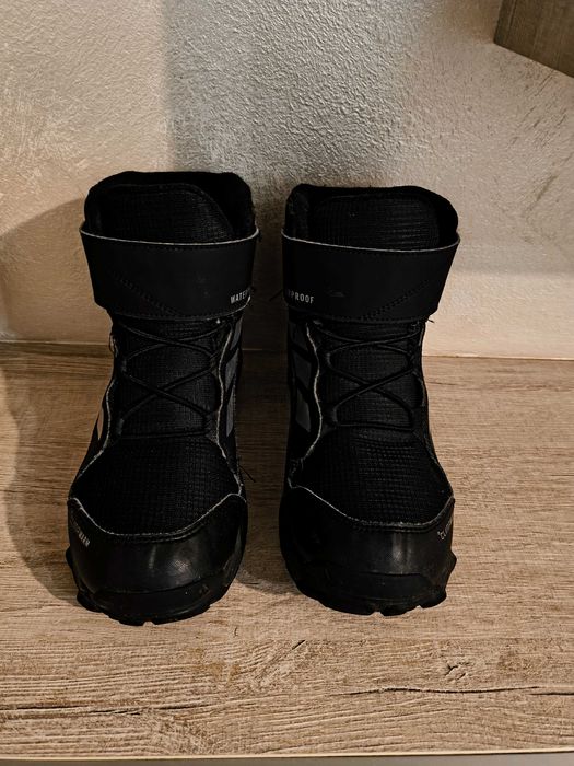 Adidas Туристически Terrex Snow Cw JR4188 Черен