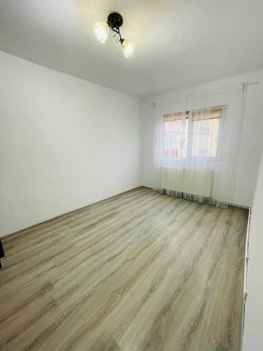 Apartament doua camere confort 1 semidecomandat