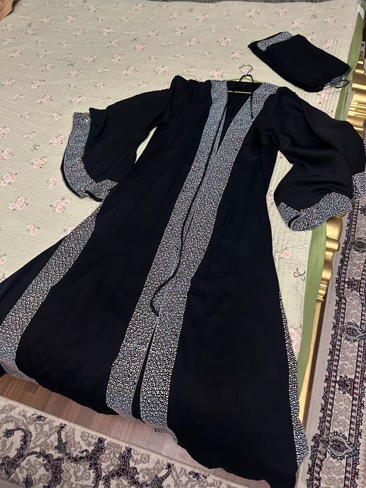 дубай абая с камушками