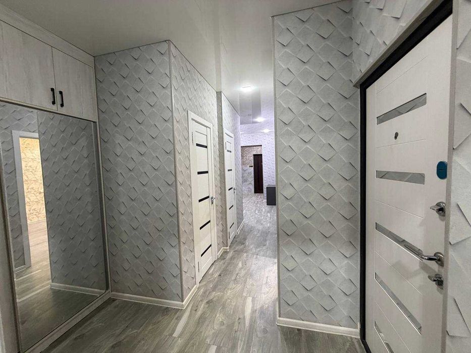 Продаётся 2х комн квартира на 1 этаже Ор-р  6 микрорайон Мадина