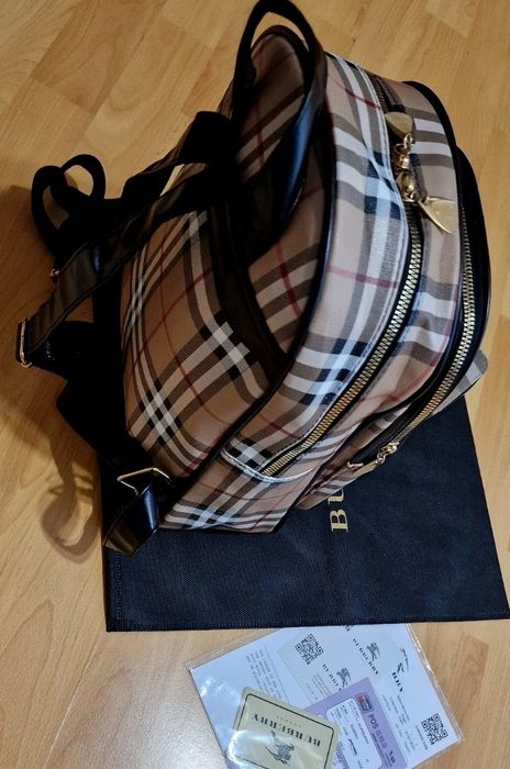 Set Burbbery (rucsac+portofel),logo metalic,saculet, etichetă incluse
