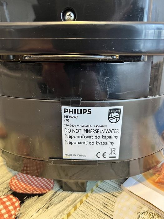 Vând Multicooker Philips HD4749/70