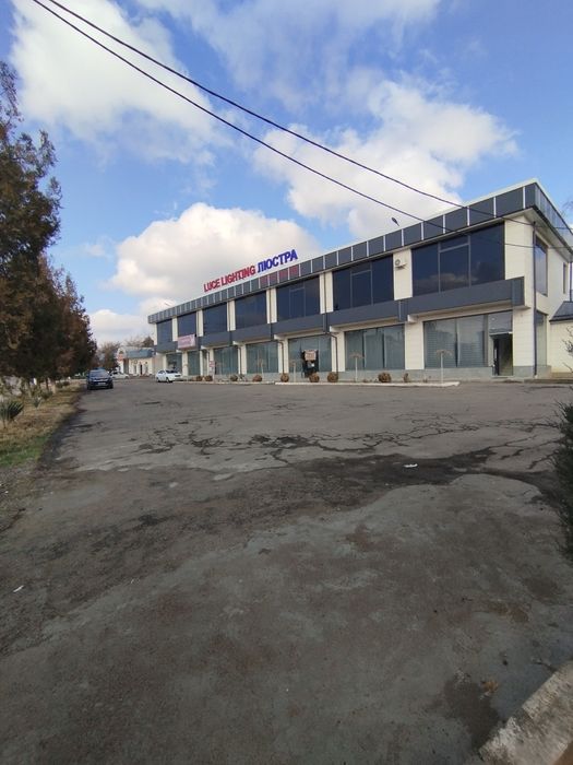 Uch Qaxramonda 300 m² Universal bino – Masjid va Maktab yoni