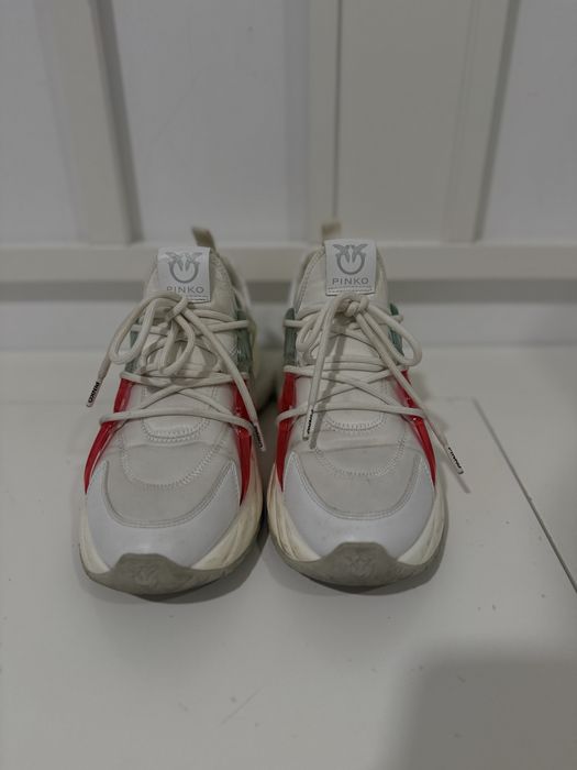 Цветни сникърси Пинко