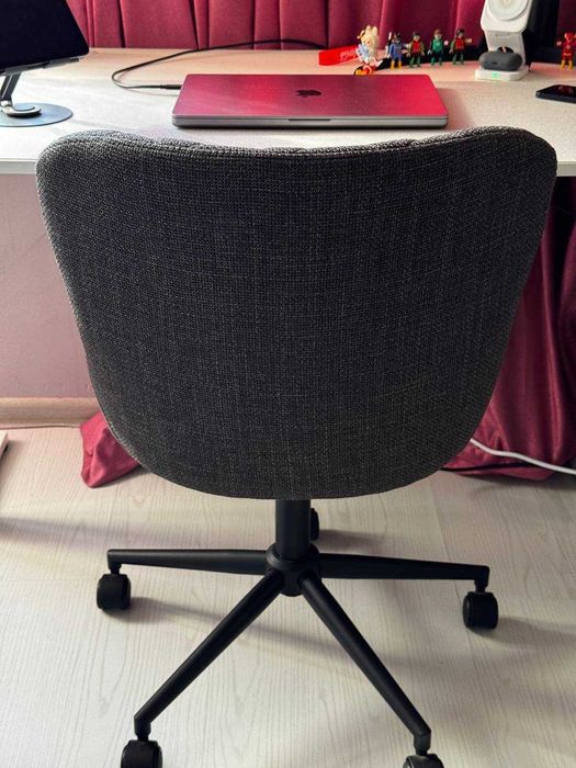 Компютърен / офис стол JYSK – отлично състояние