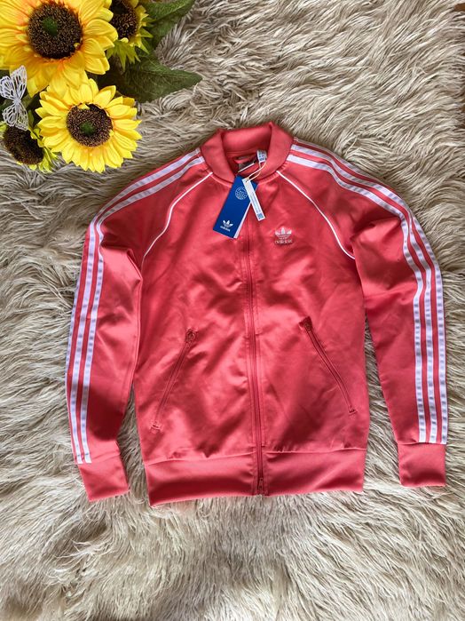 Чисто нов суичър Адидас