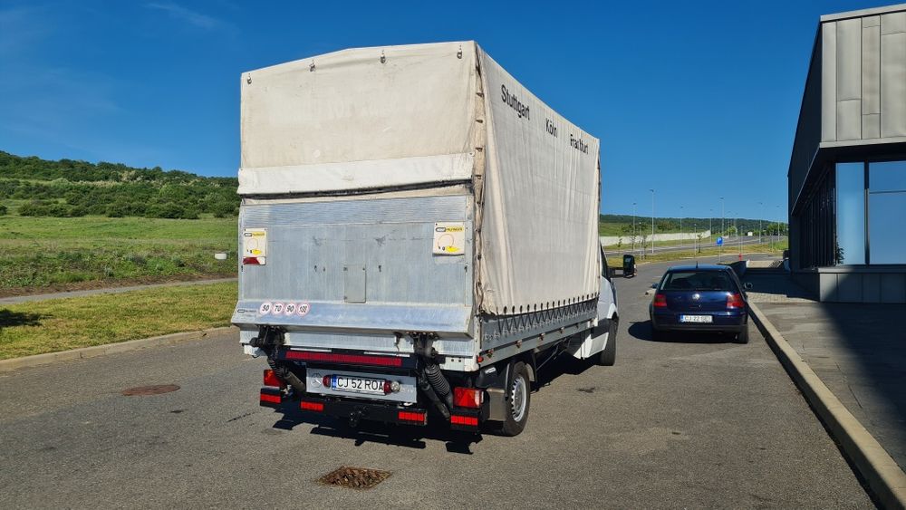 Transport marfa cu lift