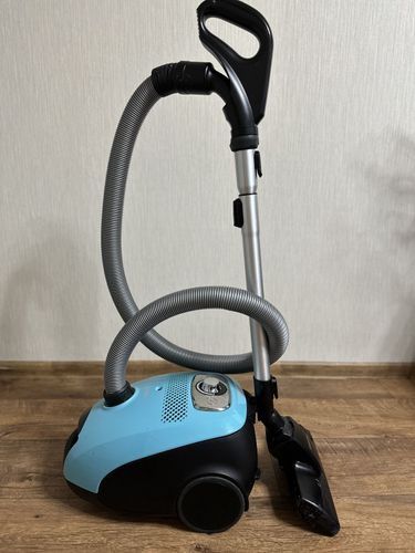 Мощный пылесос Samsung 2400 Вт