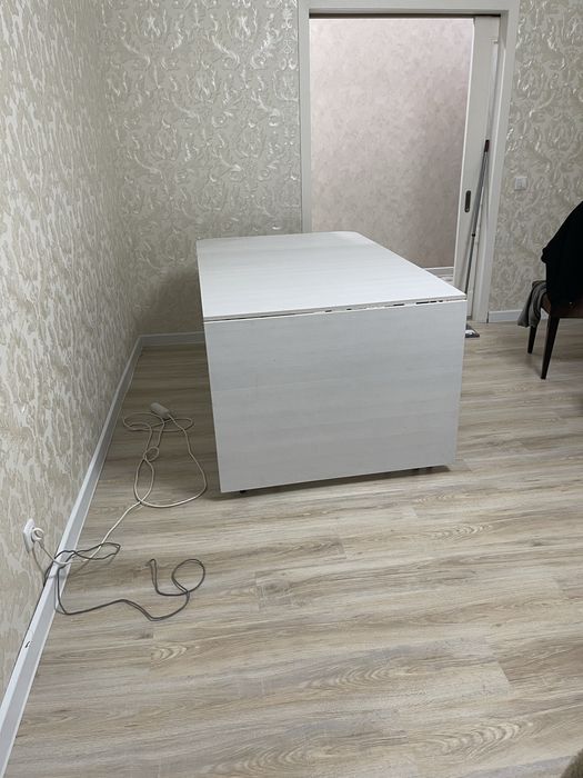 Срочно продам столь 85х85