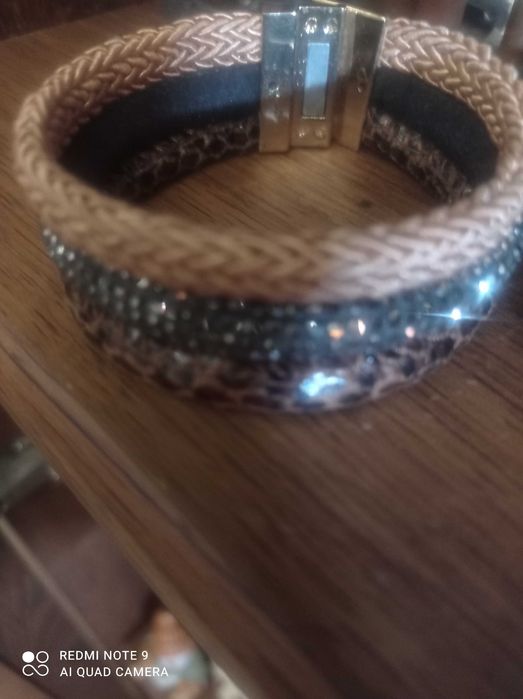 Ръчно изработена гривна