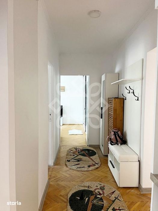 Apartament cu 3 camere de inchiriat pe bld. Stefan cel Mare