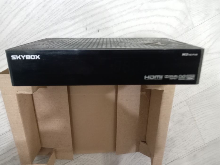 Спутниковый ресивер. SKYBOX M3