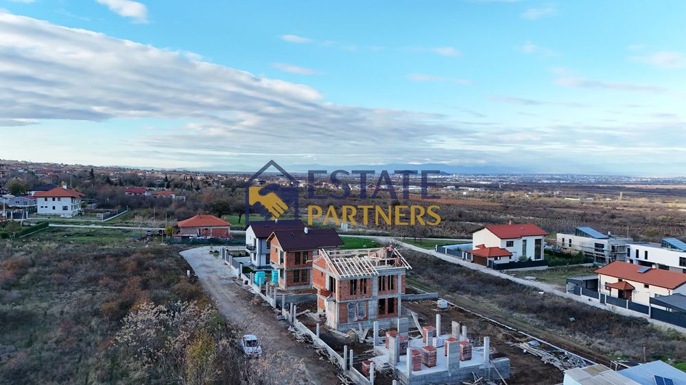 Къща в Пловдив, област-с.Брестник площ 172 цена 316000