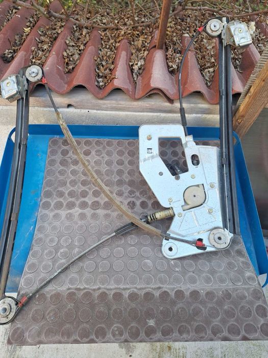 Стъклоповдигач БМВ Е39 преден ляв