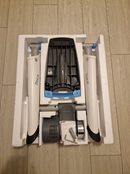 Home trainer Tacx Flow Smart T2240