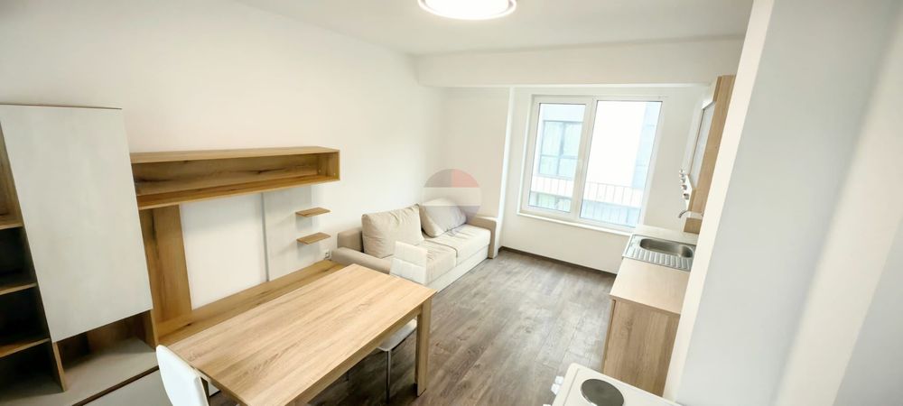 Дава се под наем Двустаен апартамент в Варна, Център - 65 кв.м за 550 € - Снимка #2