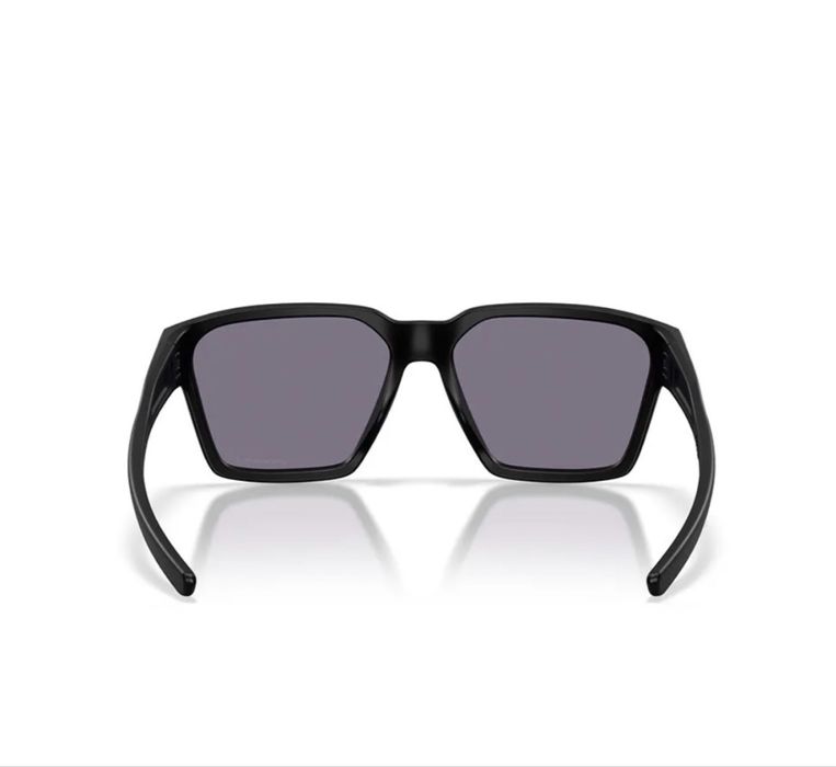 Солнцезащитные очки Oakley Briza