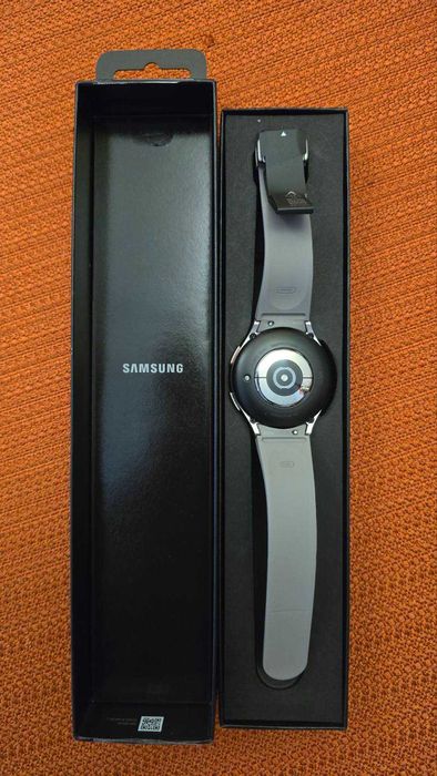 НОВ!! Смарт часовник Galaxy Watch 5 Pro - В ГАРАНЦИЯ !!