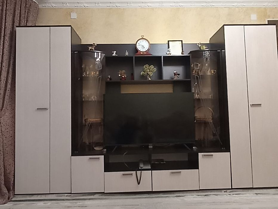 Продается под телевизор