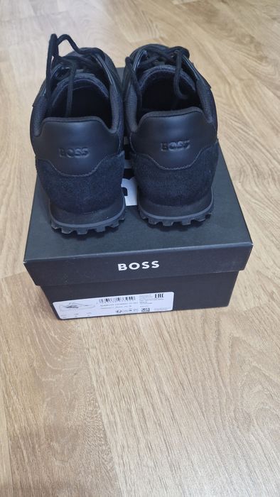 Adidasi BOSS originali