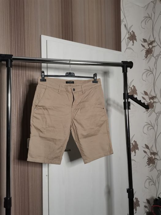 Мъжки бежови къси панталони