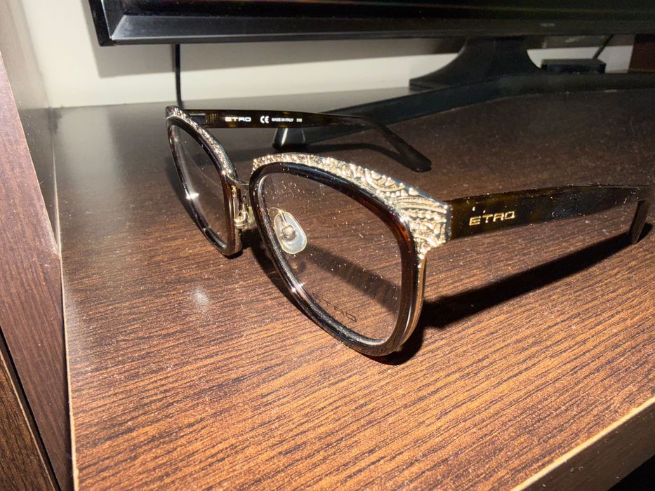 Диоптрични рамки за очила Prada и Etro