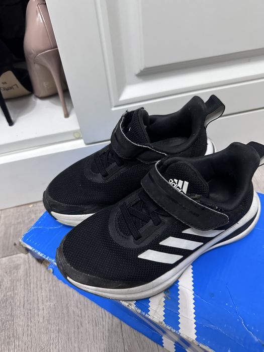 Кроссовки для мальчиков Adidas