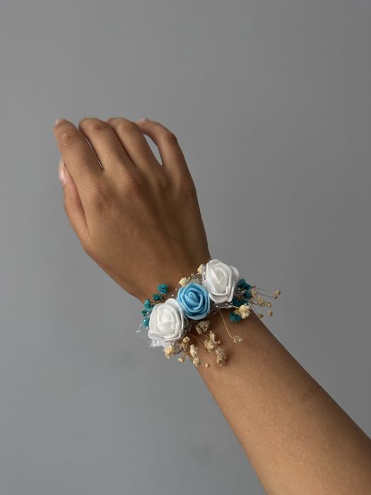 Бутониери и гривни