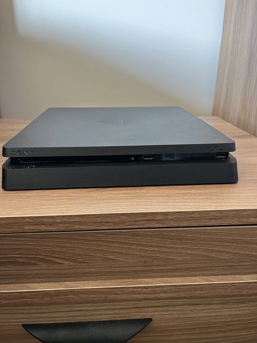 Playstation 4 Slim