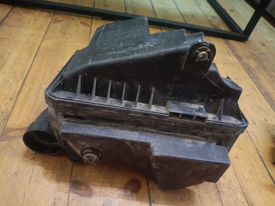 Кутия за въздушен филтър Мазда Premacy