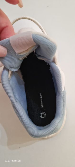 Adidași copii Adidas alb roz, cu scai, comozi, stare foarte buna marimea 27
