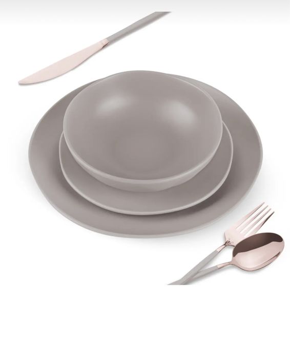 Vând set veselă 18 piese NOU