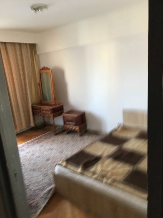 dau in chirie apartament 3 camere